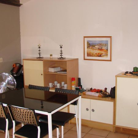 25 Fm 2 D Apartment Coursan Bagian luar foto