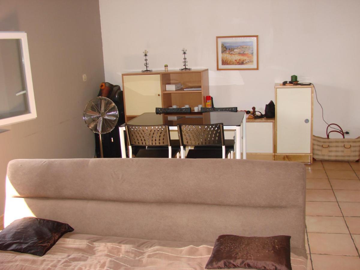 25 Fm 2 D Apartment Coursan Bagian luar foto